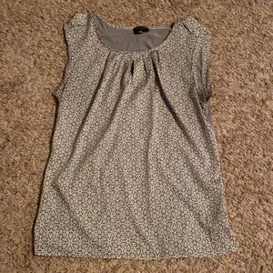 The limited sz M polyester tank blouse